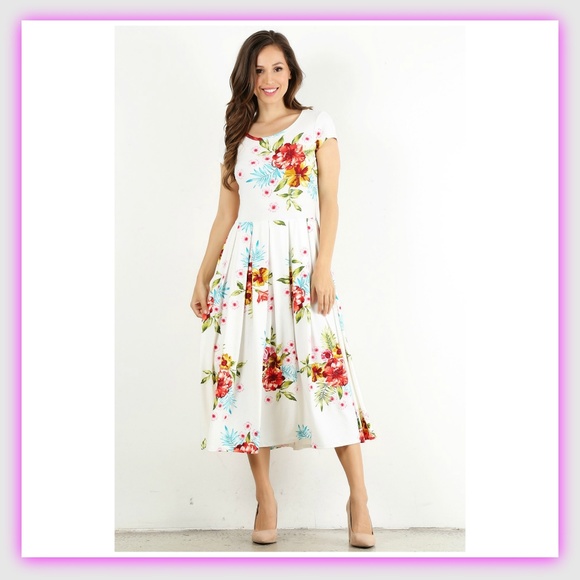 APRIL'S WHITE FLORAL DRESS - Picture 1 of 4